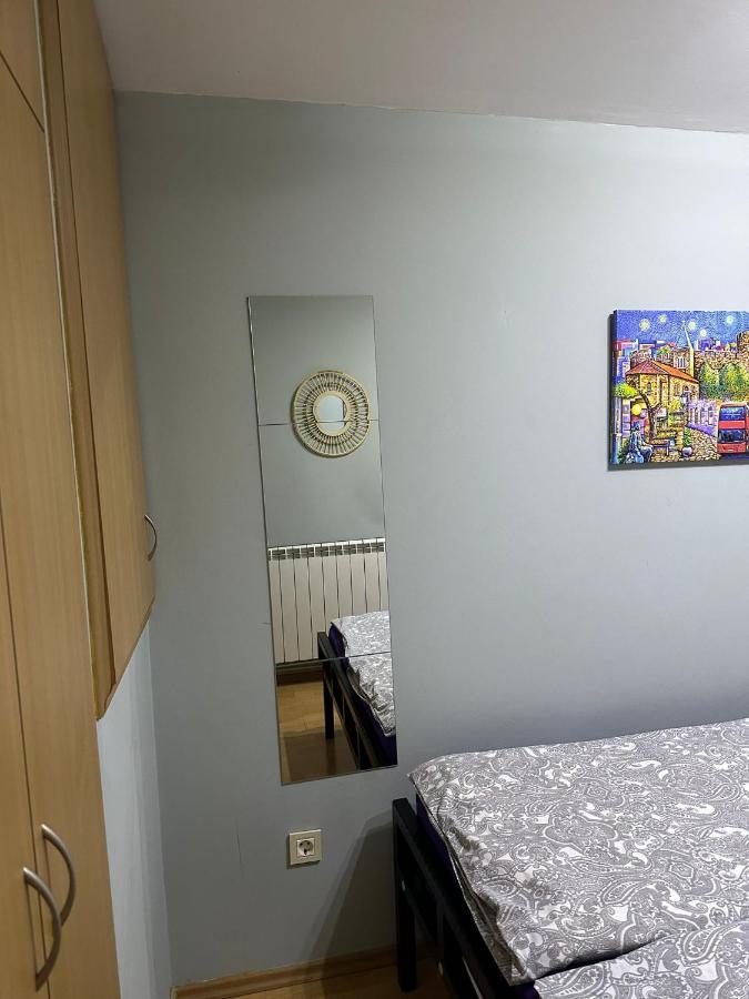 Garsonjera Zvezdara Lägenhet Belgrad Exteriör bild
